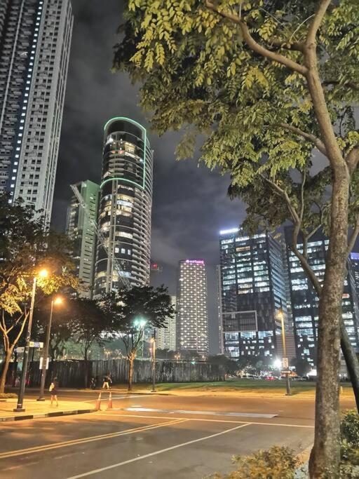 New 2Br Of 86Sqm With Parking & Netflix In Bgc Apartment มะนิลา ภายนอก รูปภาพ